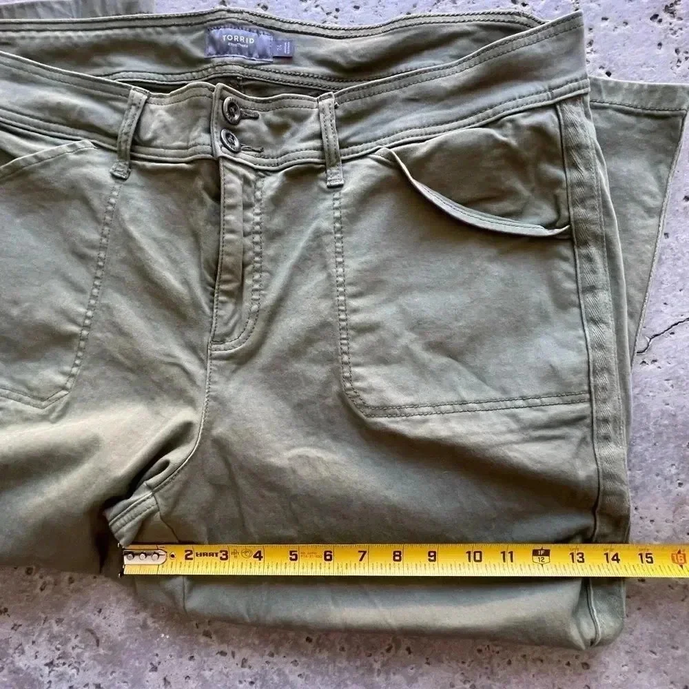 Torrid Olive Green Cropped Stretch Comfort Pants - Size 24 - Picture 8 of 14